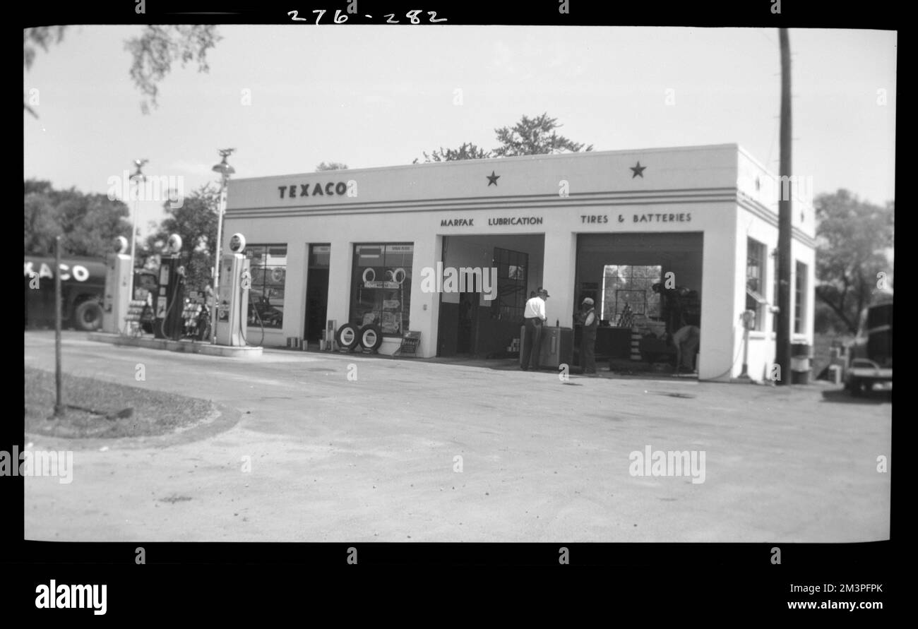 Reservoir St #282, Automobil-Tankstellen. Needham Building Kollektion Stockfoto