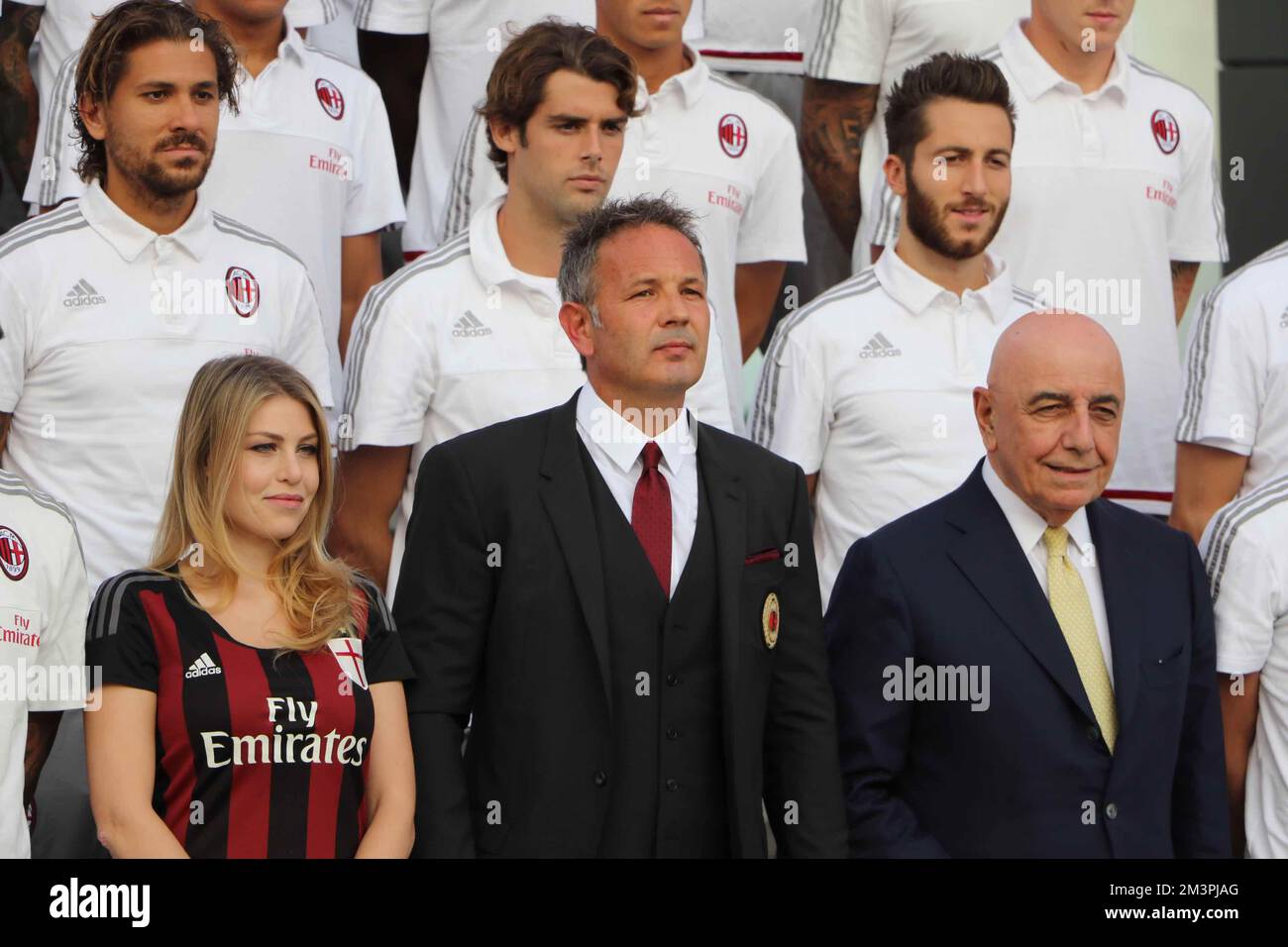 Fotorepertoire, Italien. 16.. Dezember 2022. Vorstellung des AC Mailand Teams auf der Piazza Gino Valle in der Casa Milan mit Barbara Berlusconi und Senisa Mihajlovic, Adriano Galliani (Mailand - 2015-09-10, Massimo Alberico) das Foto kann für den Kontext verwendet werden, in dem es aufgenommen wurde; Und ohne diffamierende Absicht des Anstands der Personen repräsentierte redaktionelle Verwendung nur Kredit: Unabhängige Fotoagentur/Alamy Live News Stockfoto