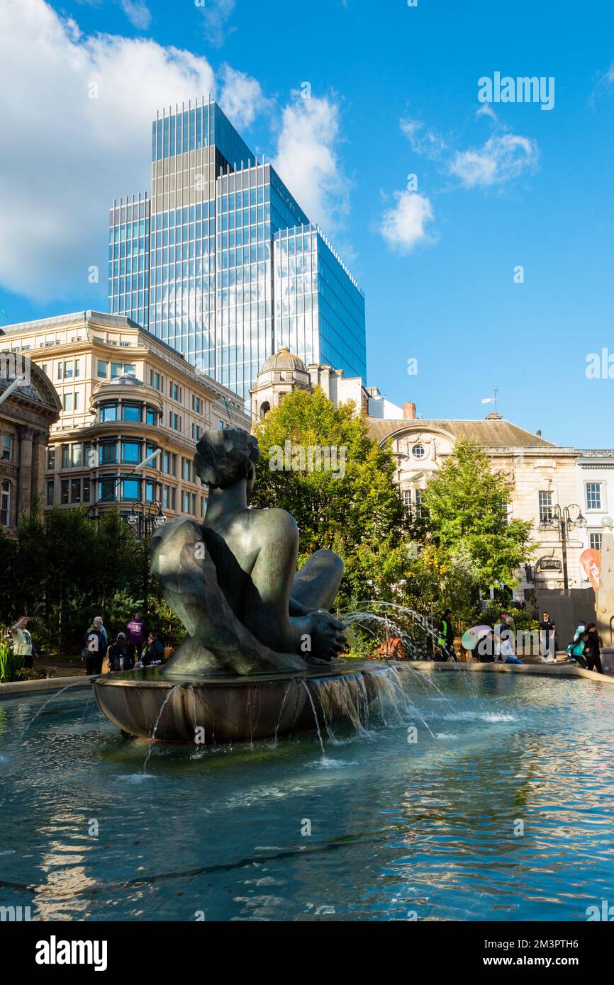 Floozie im Jacuzzi oder die Skulptur des Flusses am Victoria Square, Birmingham, Großbritannien Stockfoto