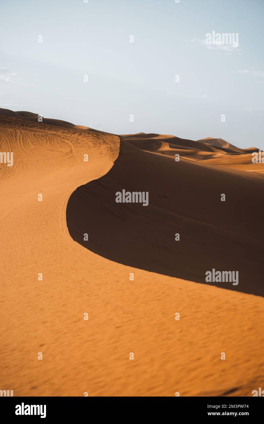 Sandtextur in Marokko, Sahara, Merzouga-Wüste, Porträt-orientiert Stockfoto