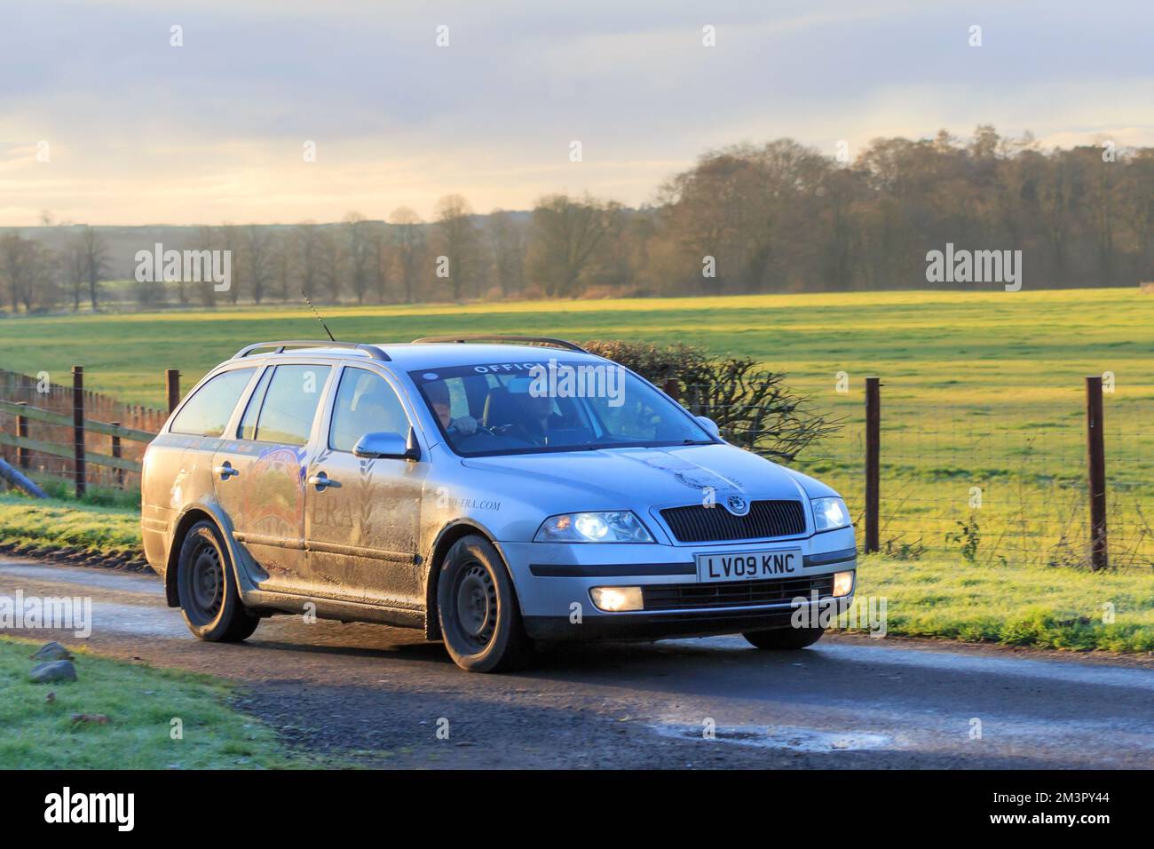 Middleshaw, Schottland - 05. Dezember 2022 : 2009 Skoda Estate Offizielles Auto für den Hero Le Jog Land's End to John O'Groats Reliability Trial Stockfoto