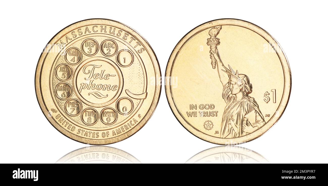 1 Dolar 2020 - American Innovation - Telefon - Massachusetts $1 Münze auf weißem Hintergrund Stockfoto