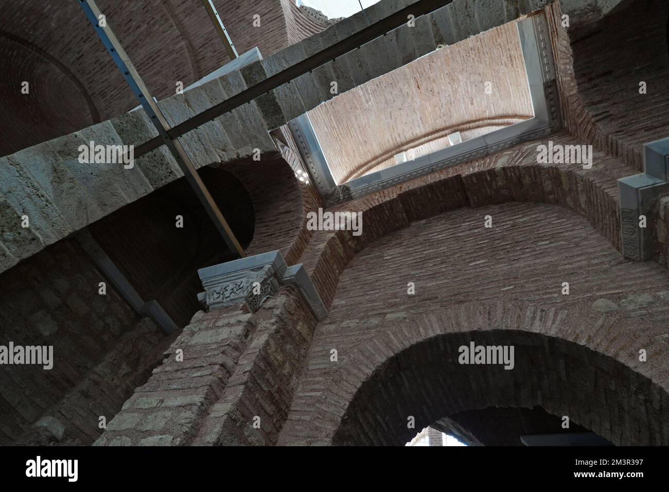 Die Fenari Isa Moschee oder die Lippen-Klosterkirche, die einst als orthodoxe Kirche in Istanbul diente, wurde von den Türken in eine Moschee umgewandelt. Stockfoto