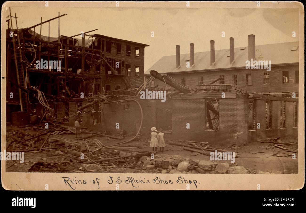 Ruinen von J.S. Allen's Schuhladen, Montello Street , Katastrophen, Schuhindustrie, Ruinen, Brockton Public Library Archival Collection Stockfoto