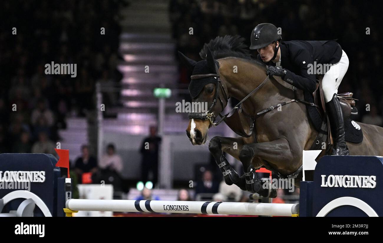 Royal Victoria Dock, Großbritannien. 16.. Dezember 2022. London International Horse Show. Excel London. Royal Victoria Dock. Lars Kersten (NED) auf EMMERTON in Klasse 8 - The Champagne-Taittinger Ivy Stakes Credit: Sport in Pictures/Alamy Live News Stockfoto