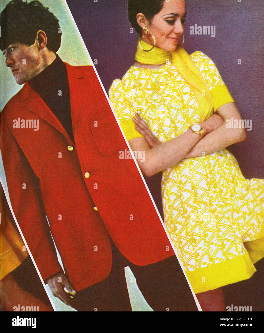 Teil einer Mode verbreitete sich 1966 im extrem groovy, aber kurzlebigen London Life Magazin. Der Mann auf der linken Seite trägt einen roten Säulenblazer von Rodex, der von der British Menswear Guild für ihre bevorstehende Ausstellung im Design Centre, exklusiv für Lillywhites, ausgewählt wurde. Das Mädchen auf der rechten Seite trägt ein kurzes, gelb-weiß bedrucktes Culotte-Kleid, 9 Guineas im Quorum, getragen mit großen goldenen Ohrringen und Chiffonschal, beide von Harrods. 1966 Stockfoto