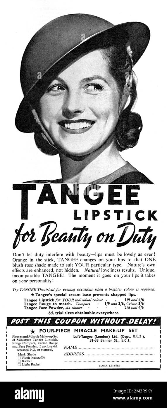 Eine lächelnde Frau, die einen Militärhelm und einen roten Tangee-Lippenstift trägt, "für Schönheit im Dienst"! Datum: 1939 Stockfoto