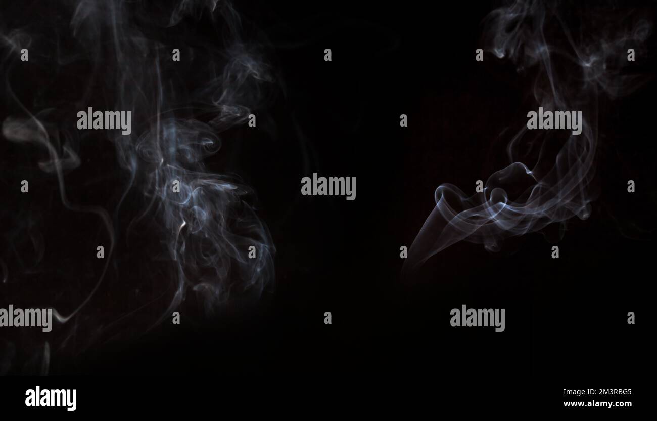 Schwarzer Hintergrund mit Raucheffekt. Auflösung und hochwertige Fotos Stockfoto