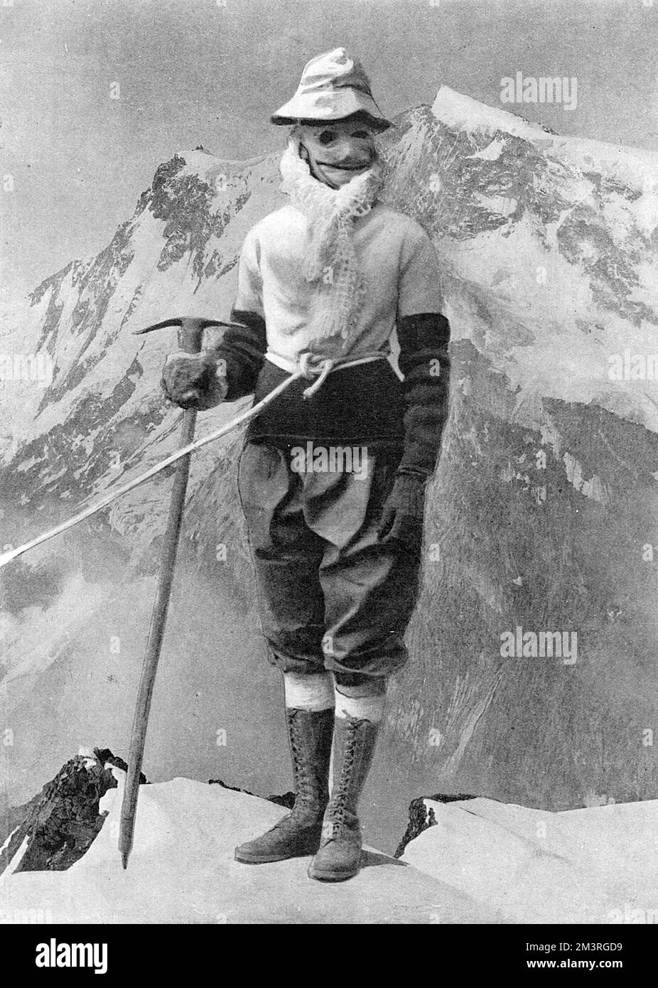 Annie Smith Peck (19. Oktober, 1850. Juli 18, 1935), eine amerikanische Bergsteigerin, zeigte sich in ihrem Kletteranzug, als sie den Berg Huascan erklommen hatte. Sie hielt viele Jahre lang umfangreiche Vorträge in den Vereinigten Staaten und schrieb vier Bücher, die Reisen und Erkundungen anregen. Datum: 1909 Stockfoto