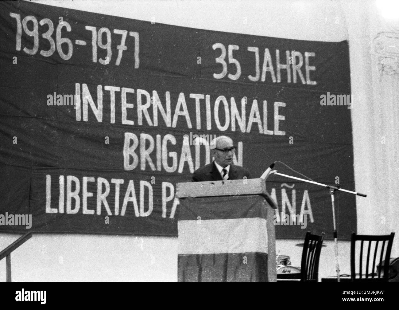 Kommunisten und Linke gedenken am 6./11/1971 in Wuppertal dem 35. Jahrestag der Internationalen Brigaden im Spanischen Bürgerkrieg von 1936 Stockfoto