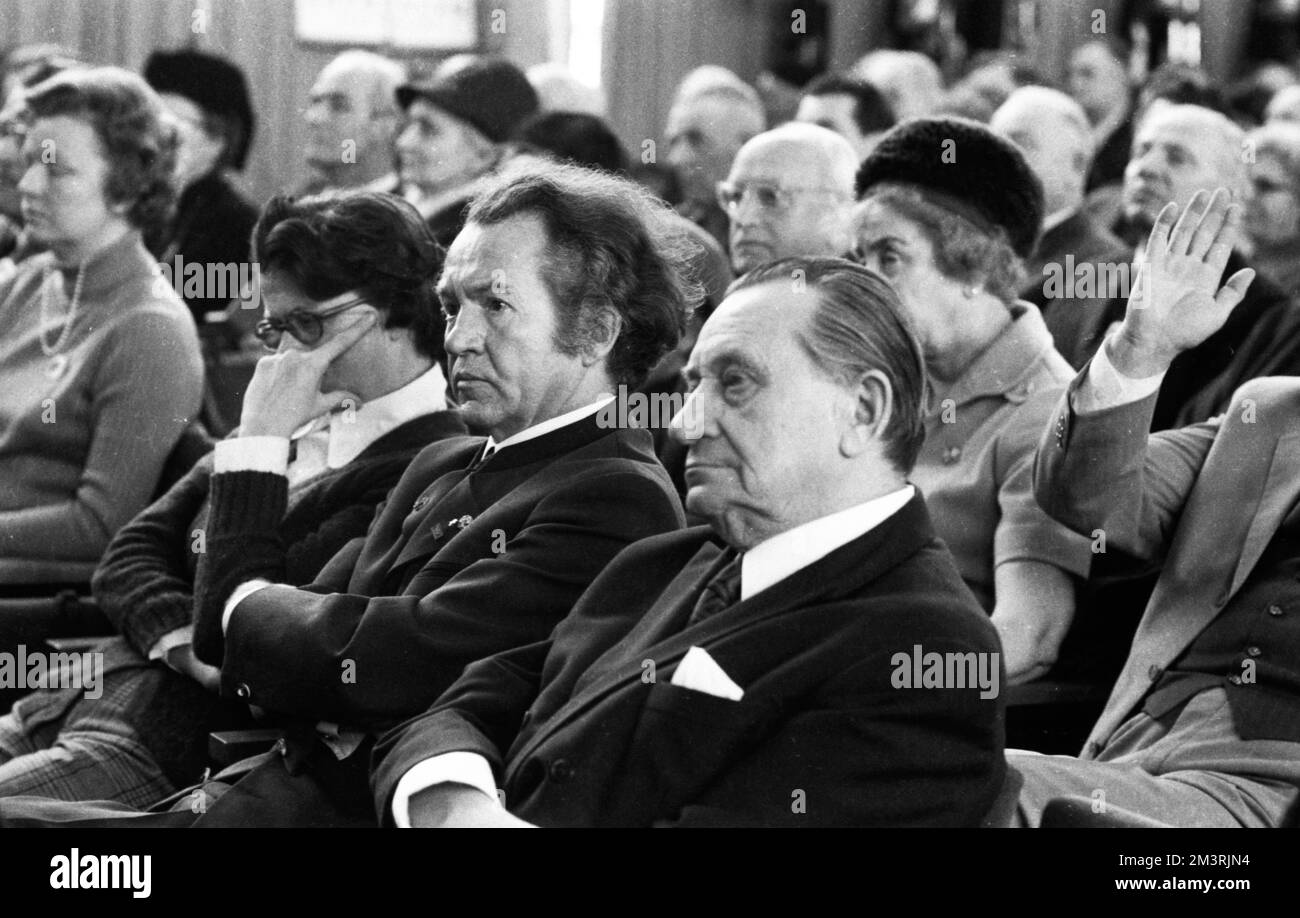 Die Aktion Widerstand und die Gemeinschaft Ostdeutscher Grundeigentuemer (GOG), hier anlässlich eines Kongresses am 28. Februar 1971 in der Bonner Beethovenhalle Stockfoto