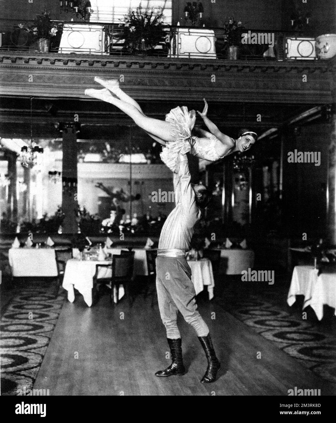 Jannette, Tochter des Dichters und Schriftstellers Walter de la Mare, tanzt im Ciro's Club, London. 1928 Stockfoto