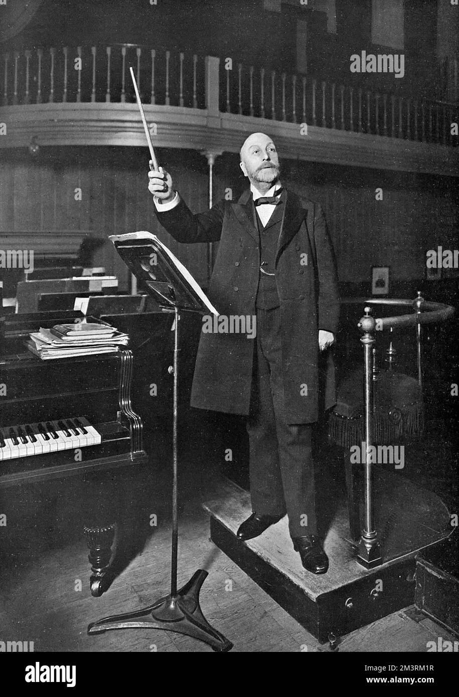 Sir Alexander Campbell Mackenzie KCVO (1847 - 1935), schottischer Komponist, Dirigent und Lehrer, bekannt für seine Oratorien, Geigen- und Klavierstücke, schottische Volksmusik und Werke für die Bühne. 1903 Stockfoto