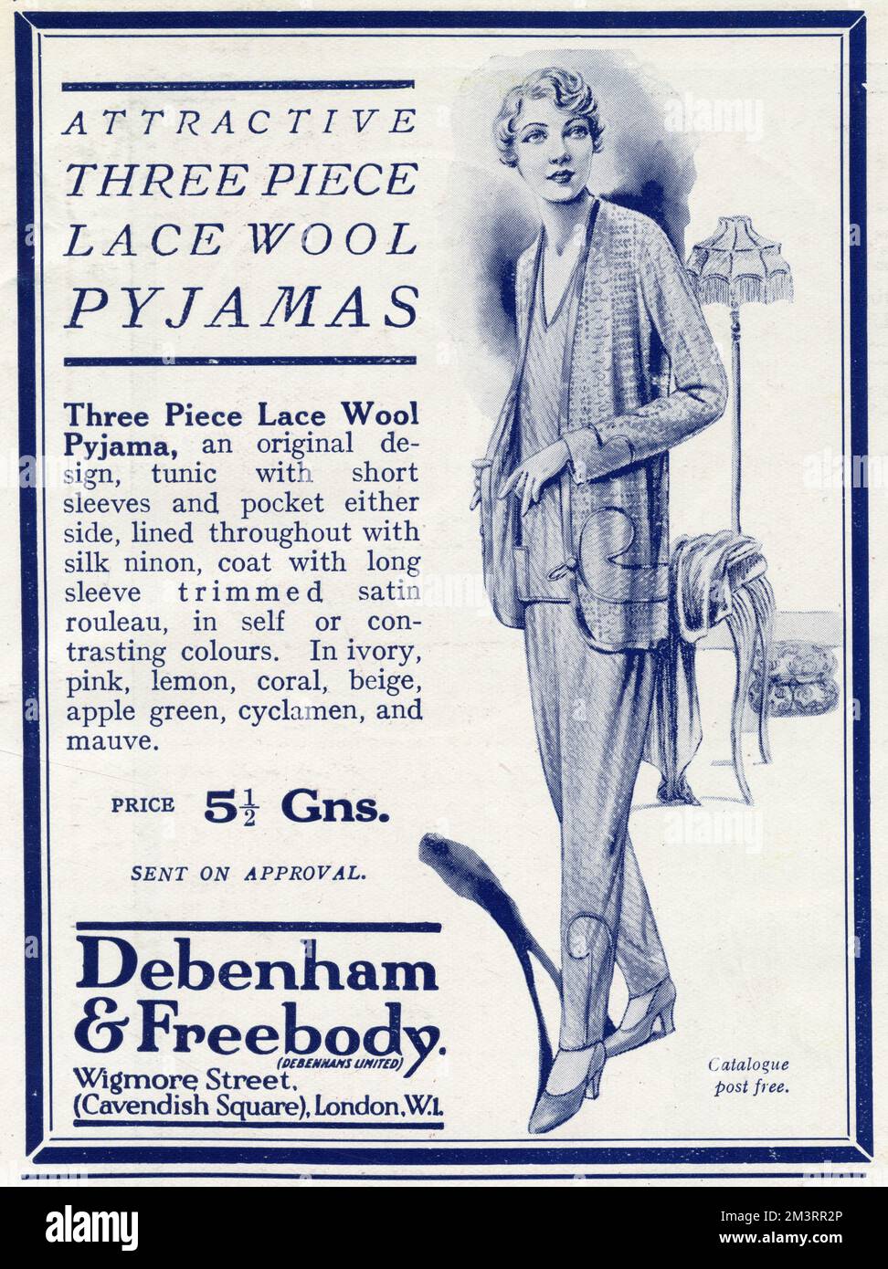 Attraktiver Schlafanzug aus Wolle mit Spitze, Tunika mit kurzen Ärmeln und Taschen auf beiden Seiten mit Seide ninon gefüttert, Mantel mit langärmeligem Satin rouleau in selbst- oder Kontrastfarben. 1927 Stockfoto