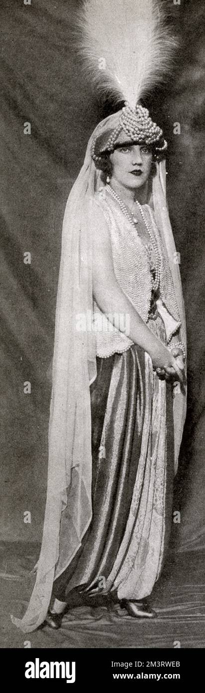 Florence Gould im Kostüm für die Perian Gala, Juan les Pins Stockfoto
