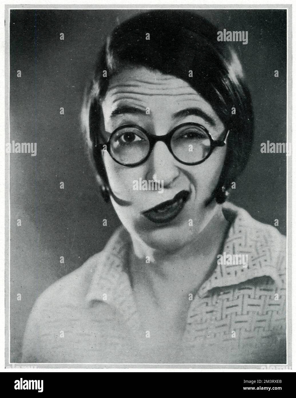 Gwendoline „Gwen“ Farrar (1899 - 1944), englischer Duettist, Cellist, Sängerin, Schauspielerin und Komiker. Das Bild zeigte sie, als sie 1927 in „Shake Your Foot“ am London Hippodrome auftauchte. Datum: 1927 Stockfoto