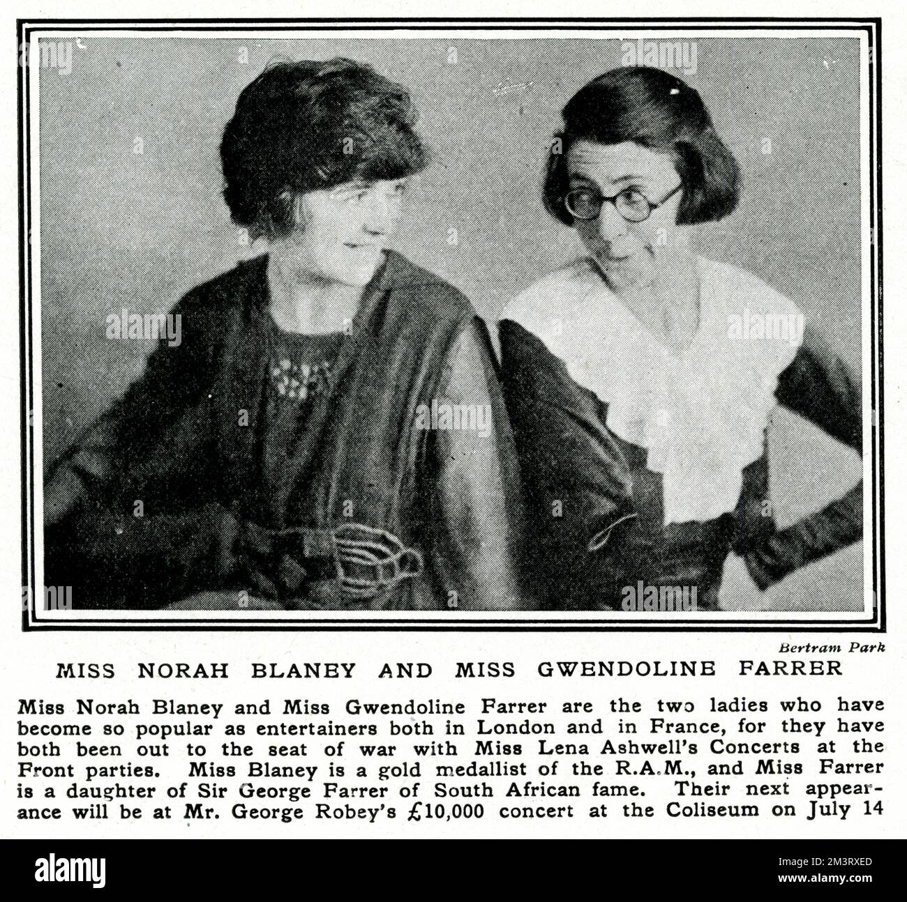 Variety Double Act, Norah Blaney und Gwen Farrar, die im Juli 1918 im Tatler abgebildet wurden und beide an Lena Ashwells Konzerten an der Front teilgenommen hatten. Datum: 1918 Stockfoto