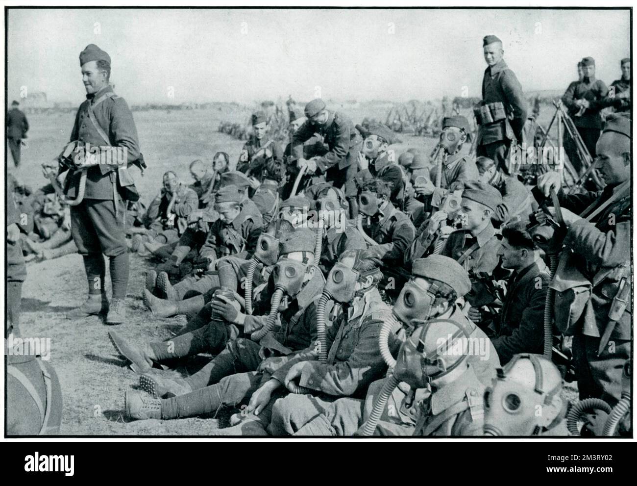 Polnische Truppen üben das Tragen von Gasmasken, September 1939 Stockfoto