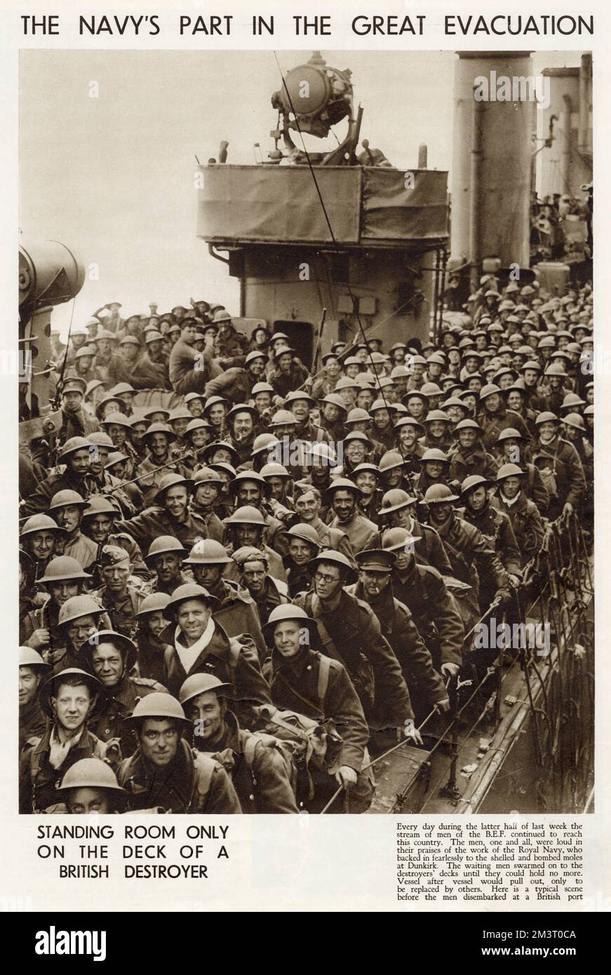 Männer der britischen Expeditionstruppe waren nach der Evakuierung von Dünkirchen auf dem Weg zurück nach England auf dem Deck eines Zerstörers. Datum: 1940 Stockfoto