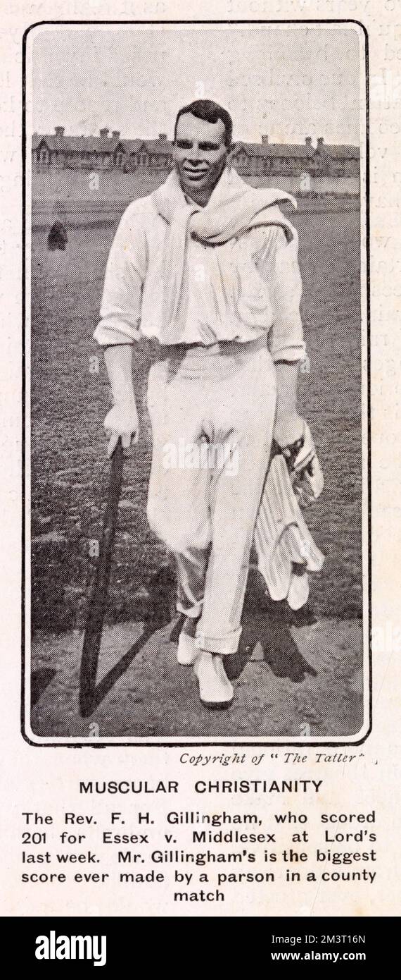 Reverend Frank Gillingham (1875-1953) - berühmter Geistlicher und Cricketspieler - in Cricket-Bekleidung auf dem Weg zurück zum Pavillon. Seine Punktzahl von 201 für Essex gegen Middlesex (wie in dieser Ausgabe berichtet) war (bis zu diesem Zeitpunkt) die höchste Gesamtpunktzahl, die ein Parson in einem County-Match erzielt hat. Stockfoto