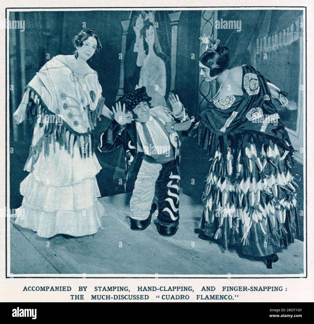 La Rubia de Jerez, Mate y Maria de Albaicin und Mate El Sin Pies führen den „Cuadro Flamenco“ auf, eine Suite andalusischer Tänze, die einen wichtigen Teil der Darbietung der Ballettzüge von Diaghilev im Prince's Theatre in London bilden. Die Landschaft und die Kostüme wurden von Pablo Picasso entworfen. Stockfoto