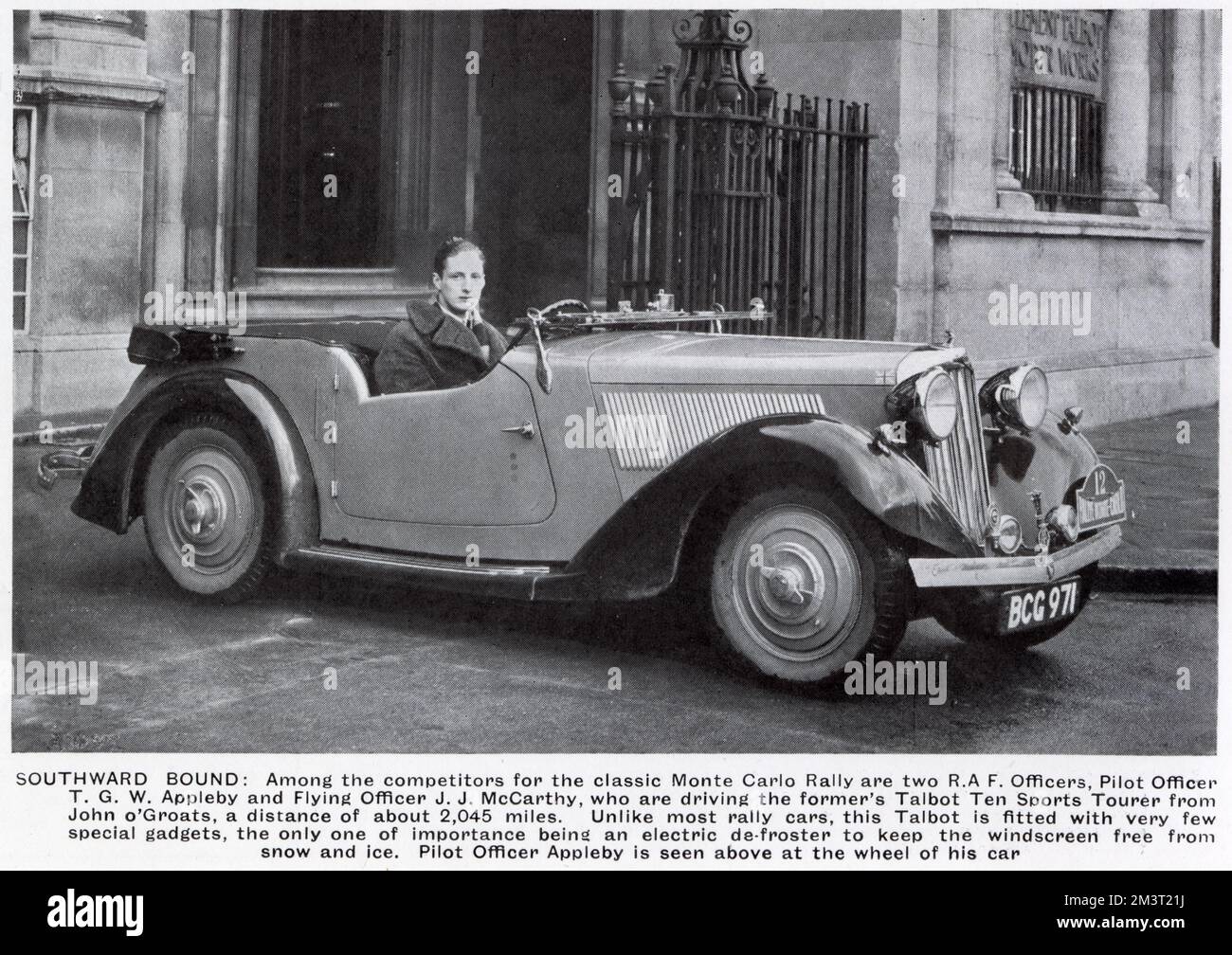 Pilot Officer T G W Appleby in einem Talbot Ten Sports Tourer – fotografiert vor der Clement Talbot Motor Works, bevor er an der Monte Carlo Rally teilnahm (er wurde 64. Jahre alt). Stockfoto