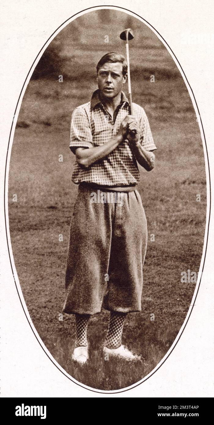 King Edward VIII., als Prince of Wales im Jahr 1933 Golf im Walton Heath Club spielte. Der Prinz trägt ein typisches extravagantes Ensemble aus karierten Socken, plus Vierer und legeres kariertes Poloshirt. Stockfoto