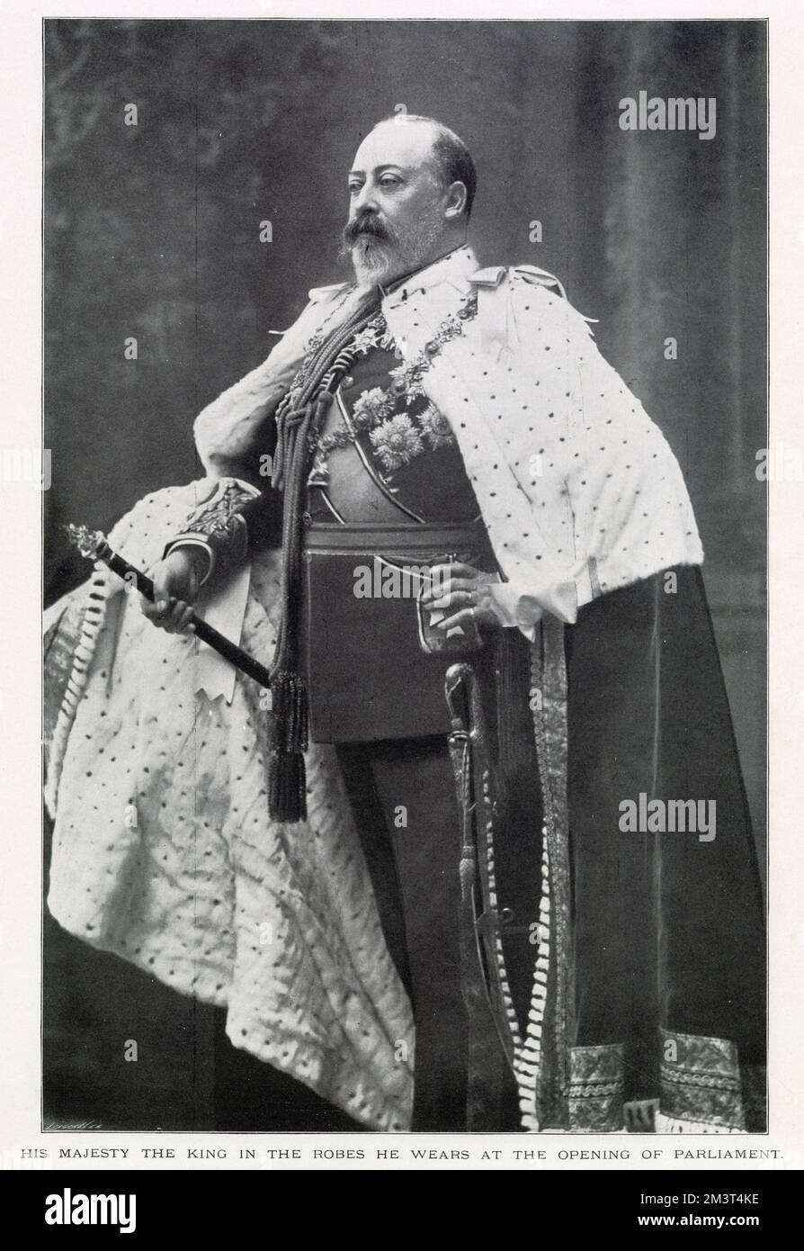 König Edward VII (1841 - 1910), trägt die Bademäntel zur Eröffnung des Parlaments. Stockfoto