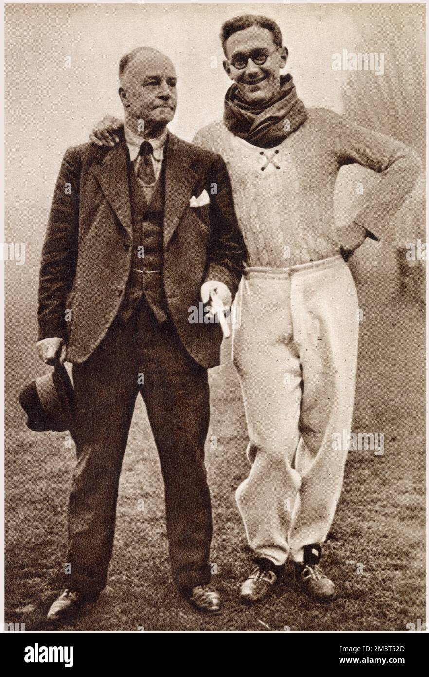 „The Nelson Touch“ – Michael Sullivan, der Präsident von Cambridge (rechts), Foto mit Coach Alec Nelson (1872 - 1944) bei Fenners. Als seine eigene Laufkarriere zu Ende ging, nahm Nelson das Coaching auf. Er war professioneller Trainer bei Cambridge 1908-1913 und trainierte auch britische Athleten für die Olympischen Spiele 1912 in Stockholm. Stockfoto