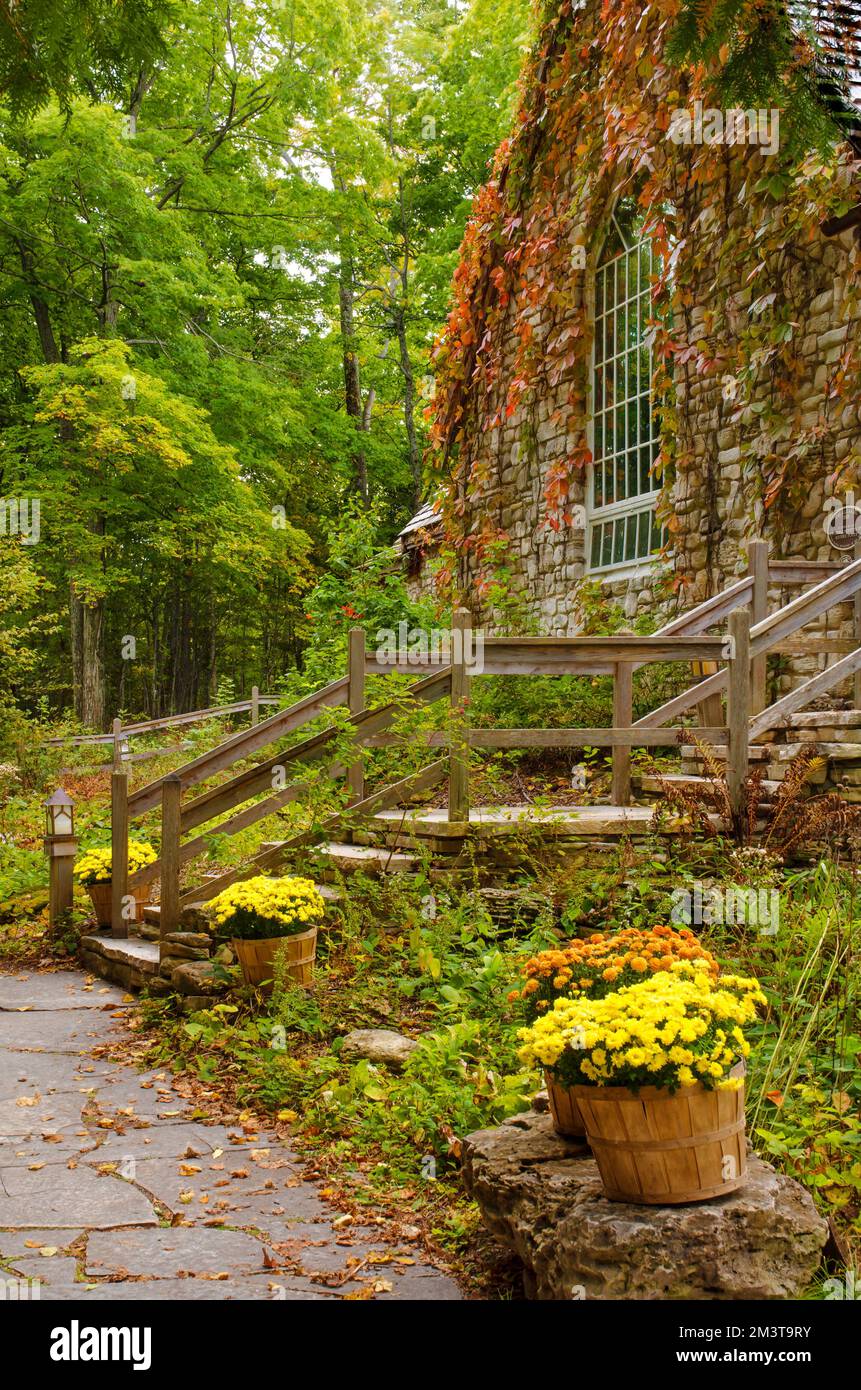 Die Clearing Lodge wird in Autumn, Door County, Wisconsin gezeigt Stockfoto