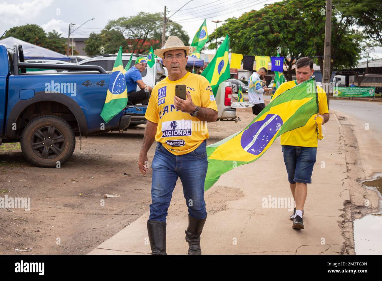 Anhänger von Präsident Bolsonaro führen in der Stadt Goiânia einen Staatsstreich durch, GO. Aufruf zu einer staatlichen Intervention gegen Lulas demokratische Wahl Stockfoto
