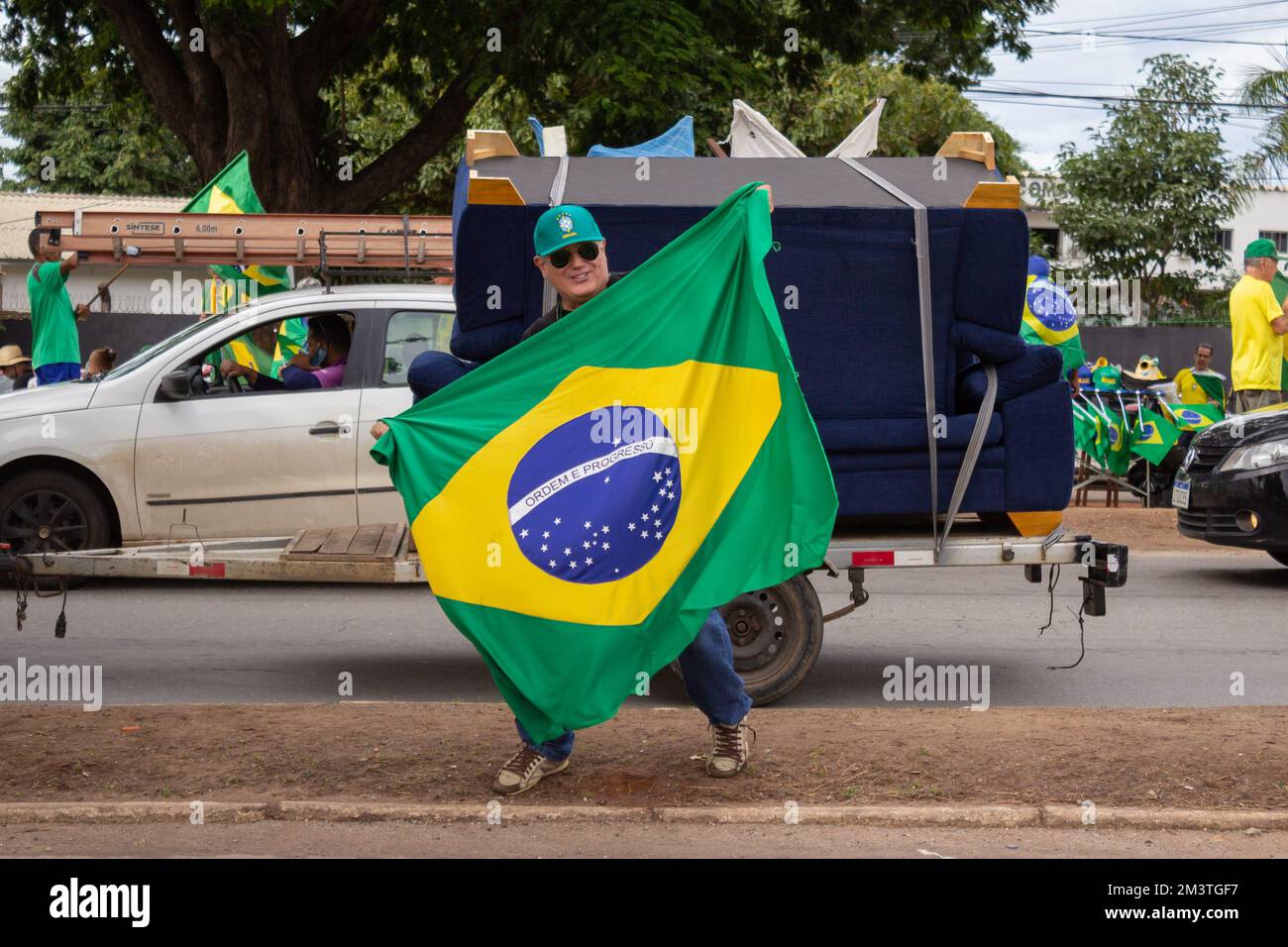 Anhänger von Präsident Bolsonaro führen in der Stadt Goiânia einen Staatsstreich durch, GO. Aufruf zu einer staatlichen Intervention gegen Lulas demokratische Wahl Stockfoto