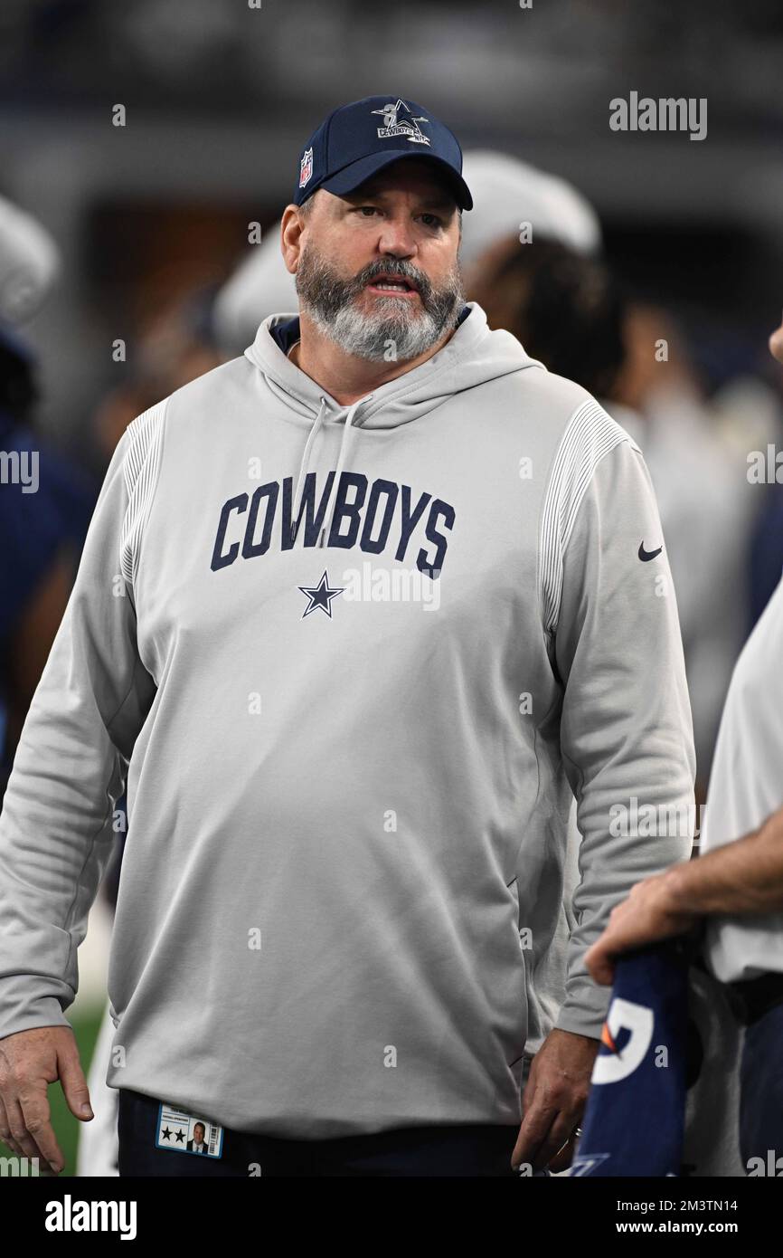 Arlington, Texas, USA. 11.. Dezember 2022. Dallas Cowboys Cheftrainer MIKE MCCARTHY während des NFL-Footballspiels zwischen den Houston Texans und den Dallas Cowboys am 11. Dezember 2022 im AT&T Stadium in Arlington, Texas. Die Cowboys besiegten die Texaner 27-23. (Kreditbild: © Tom Walko/ZUMA Press Wire) Stockfoto