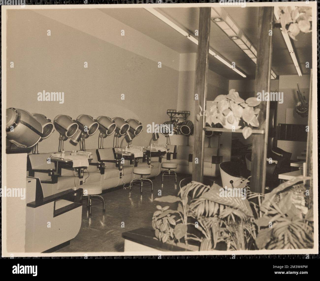 Stage Beauty Salon, Beauty Shops. Leon Abdalian Kollektion Stockfoto