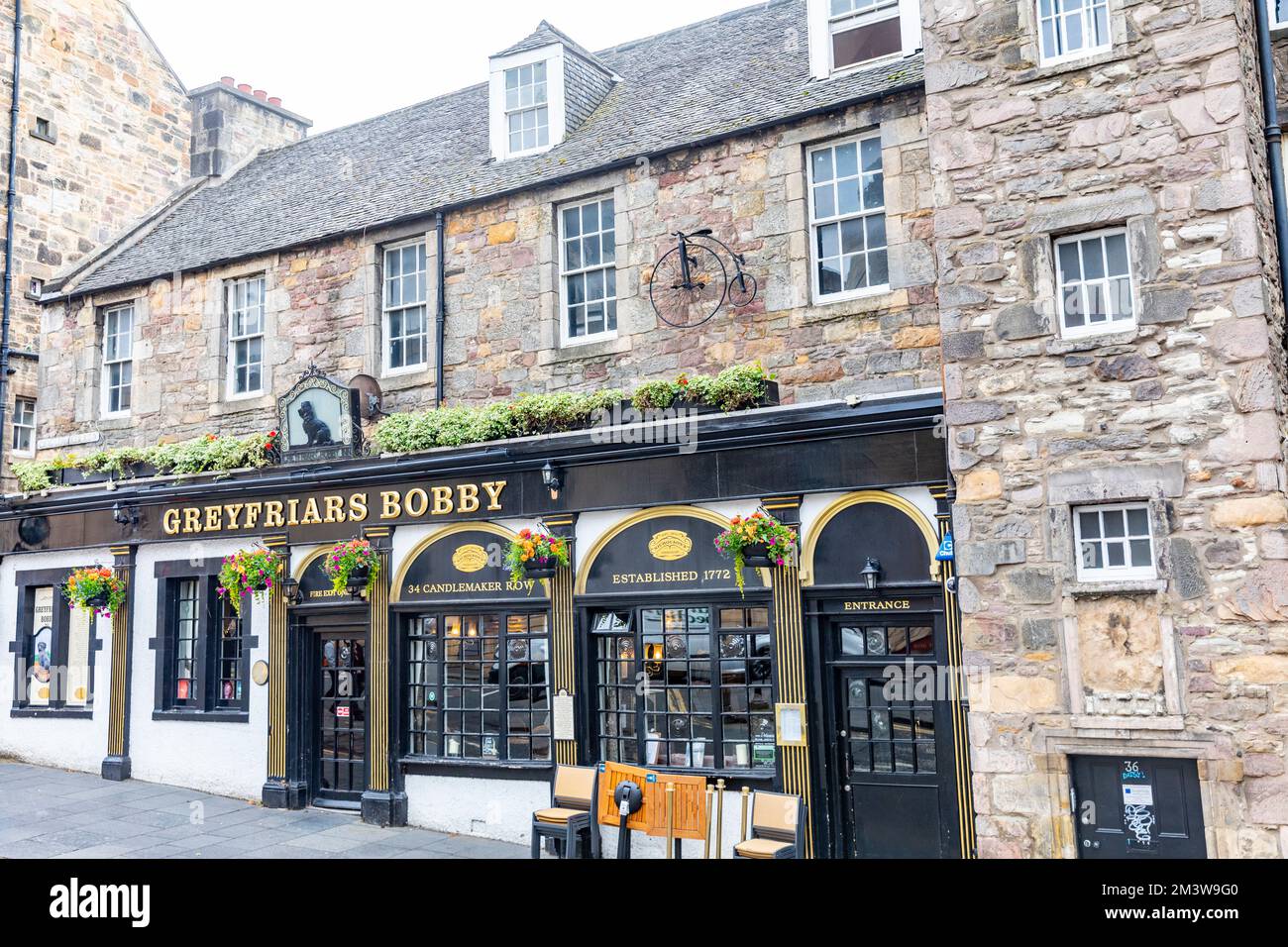 Greyfriars Bobby Pub im öffentlichen Haus in Candlemaker Row Edinburgh Stadtzentrum Schottland, Sommer 2022 Stockfoto