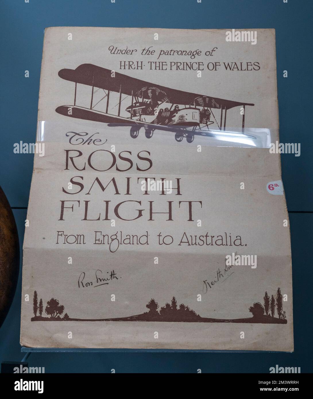 Souvenirbroschüre über den Ross Smith Flug von England nach Australien im Jahr 1919 im Brooklands Museum, Surrey, Großbritannien. Stockfoto