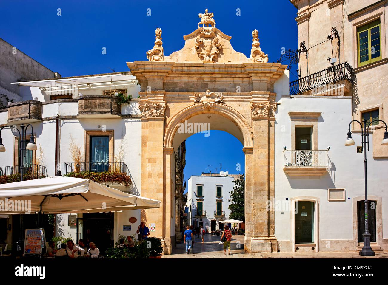 Apulien Apulien Italien. Martina Franca. Das Tor zur Altstadt Stockfoto
