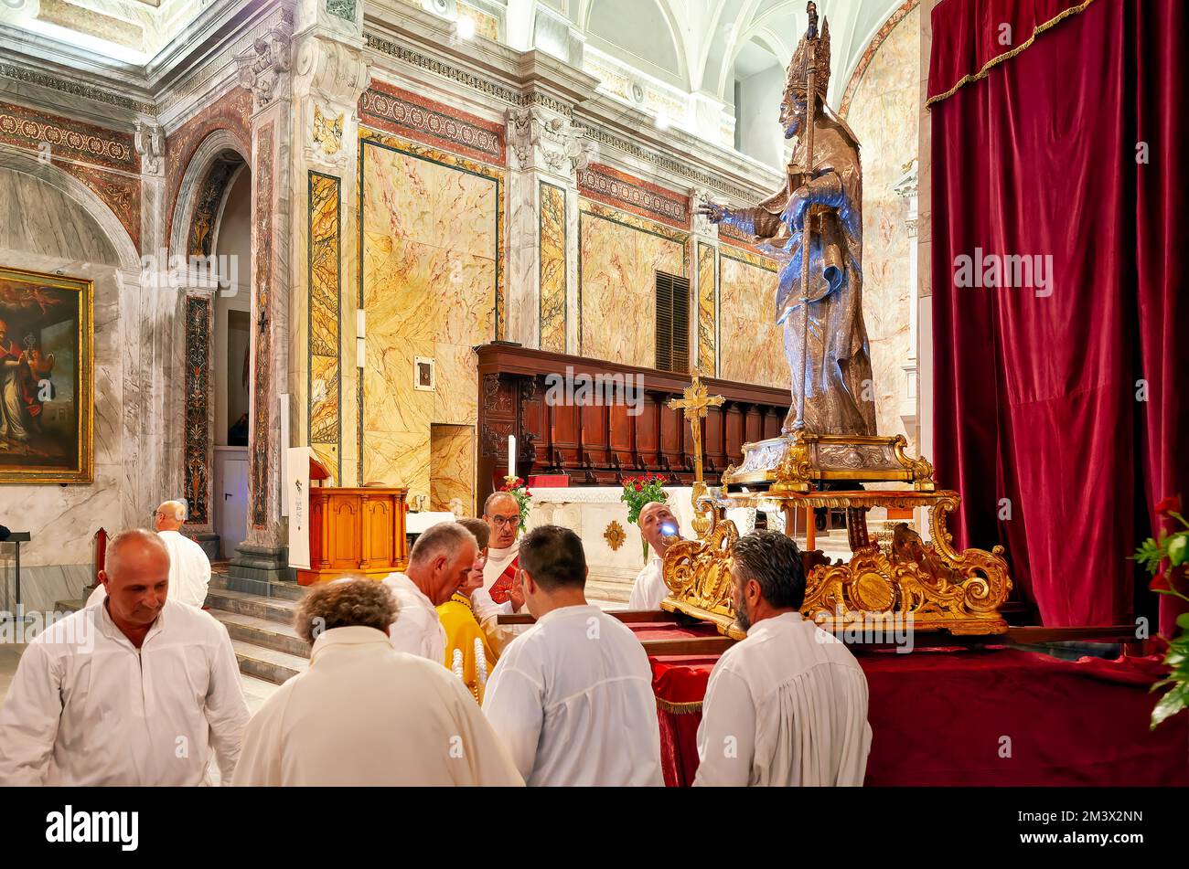 Apulien Apulien Italien. Ostuni. Festival des Heiligen Orontius. Prozession mit der Statue des Heiligen Stockfoto