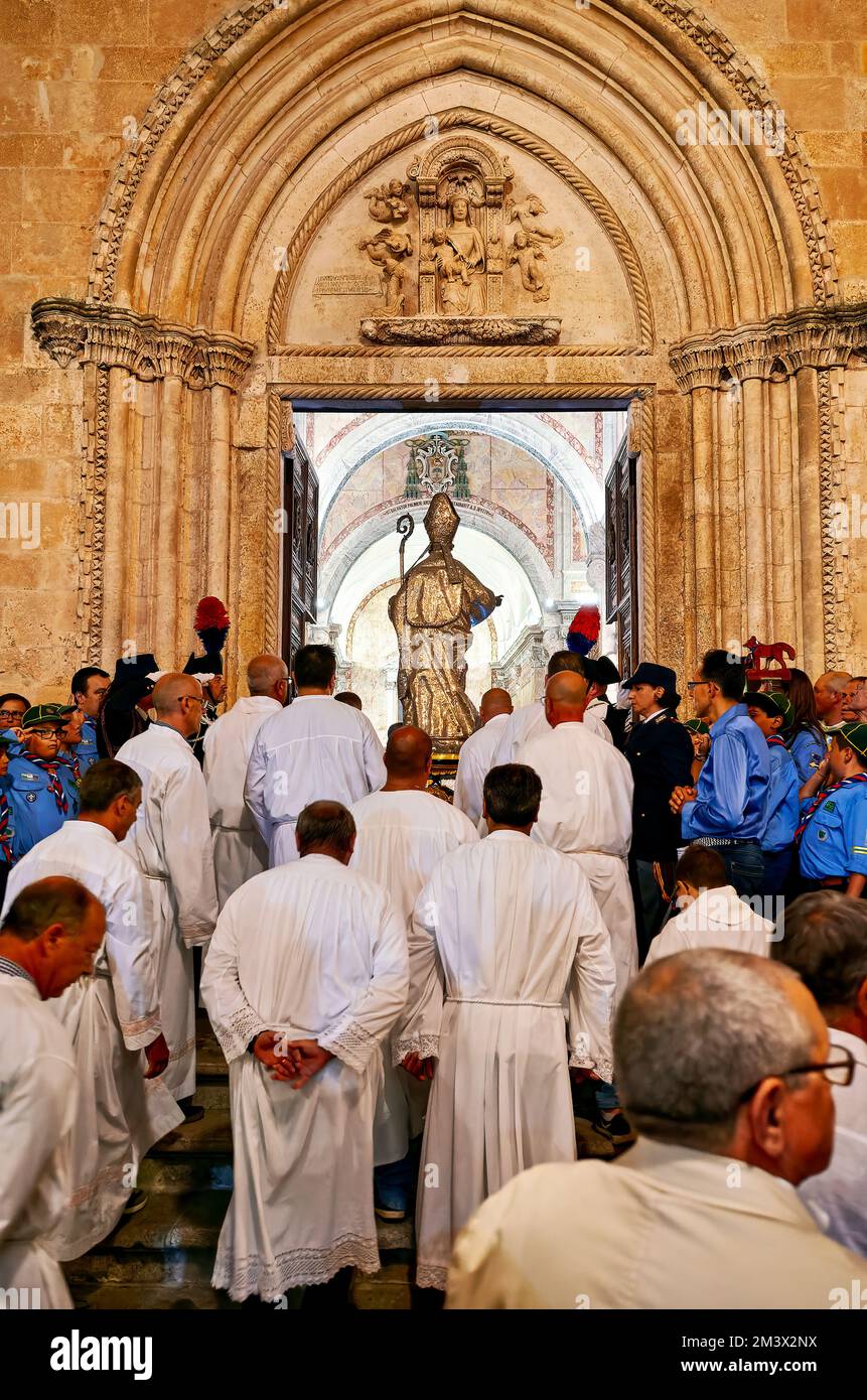 Apulien Apulien Italien. Ostuni. Festival des Heiligen Orontius. Prozession mit der Statue des Heiligen Stockfoto