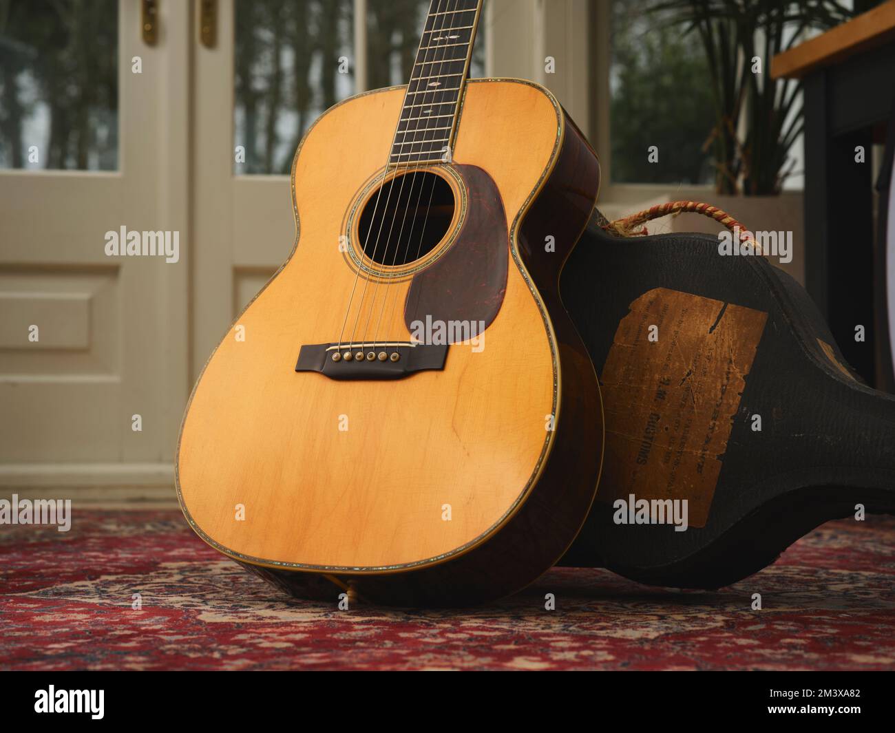 Eine 1937 Martin 000-45 D-45 Dreadnought Akustikgitarre. Stockfoto