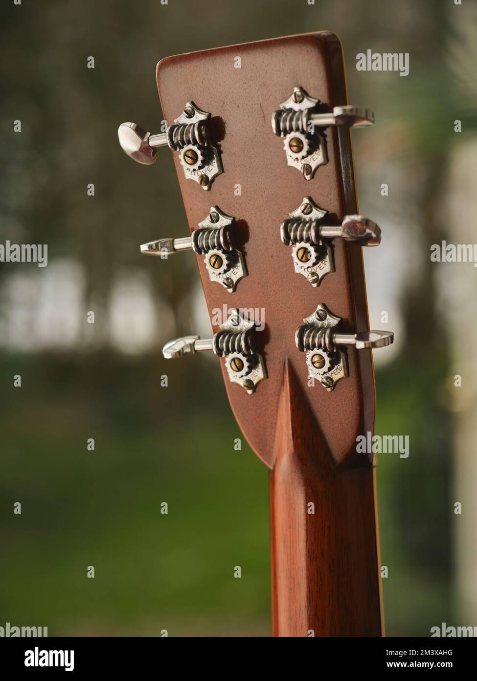 Eine 1937 Martin 000-45 D-45 Dreadnought Akustikgitarre. Stockfoto