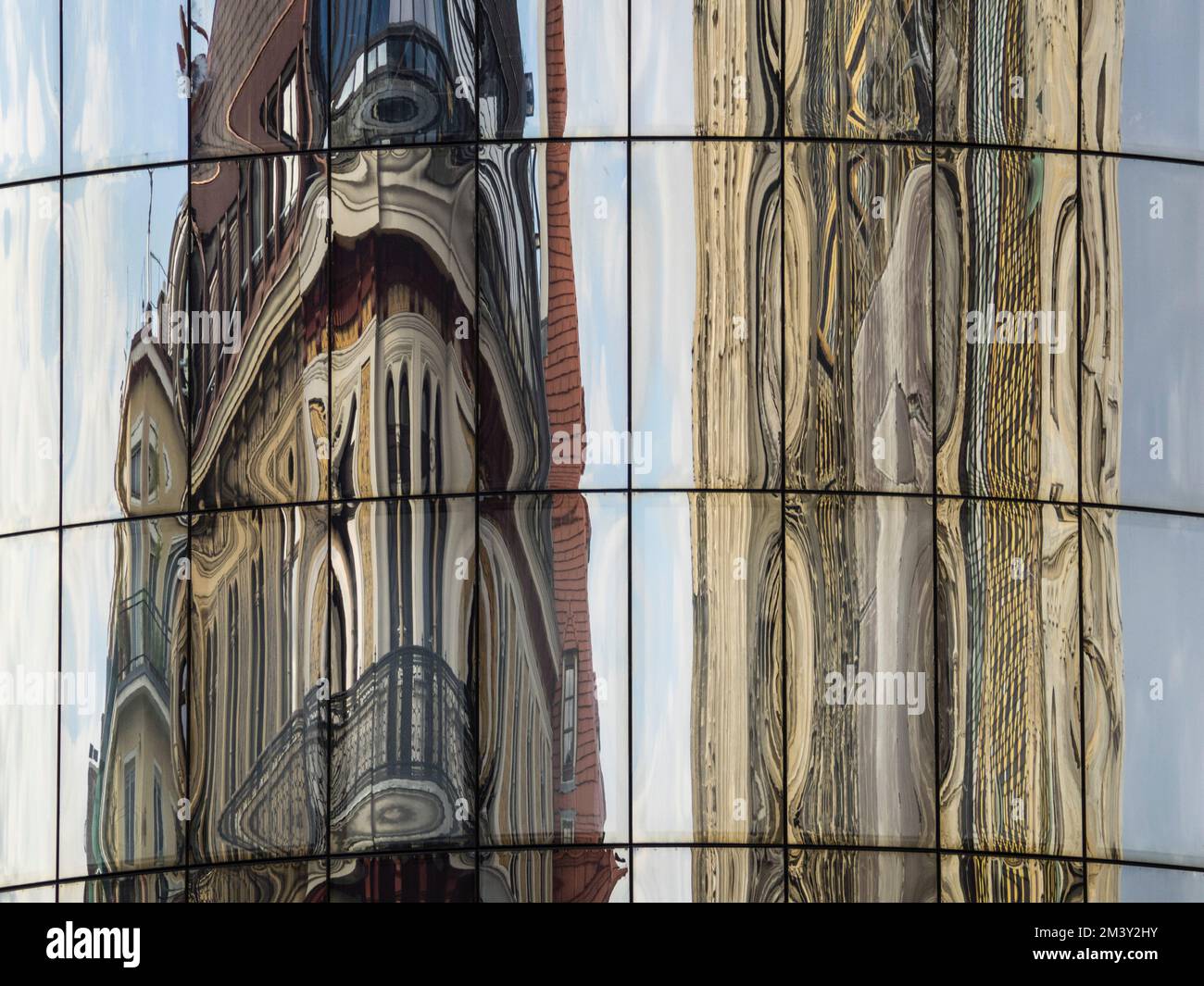 Reflexion des Stephansdoms (Stefansdom) im Haas-Haus, Stefansplatz, Wien, Österreich, Europa Stockfoto