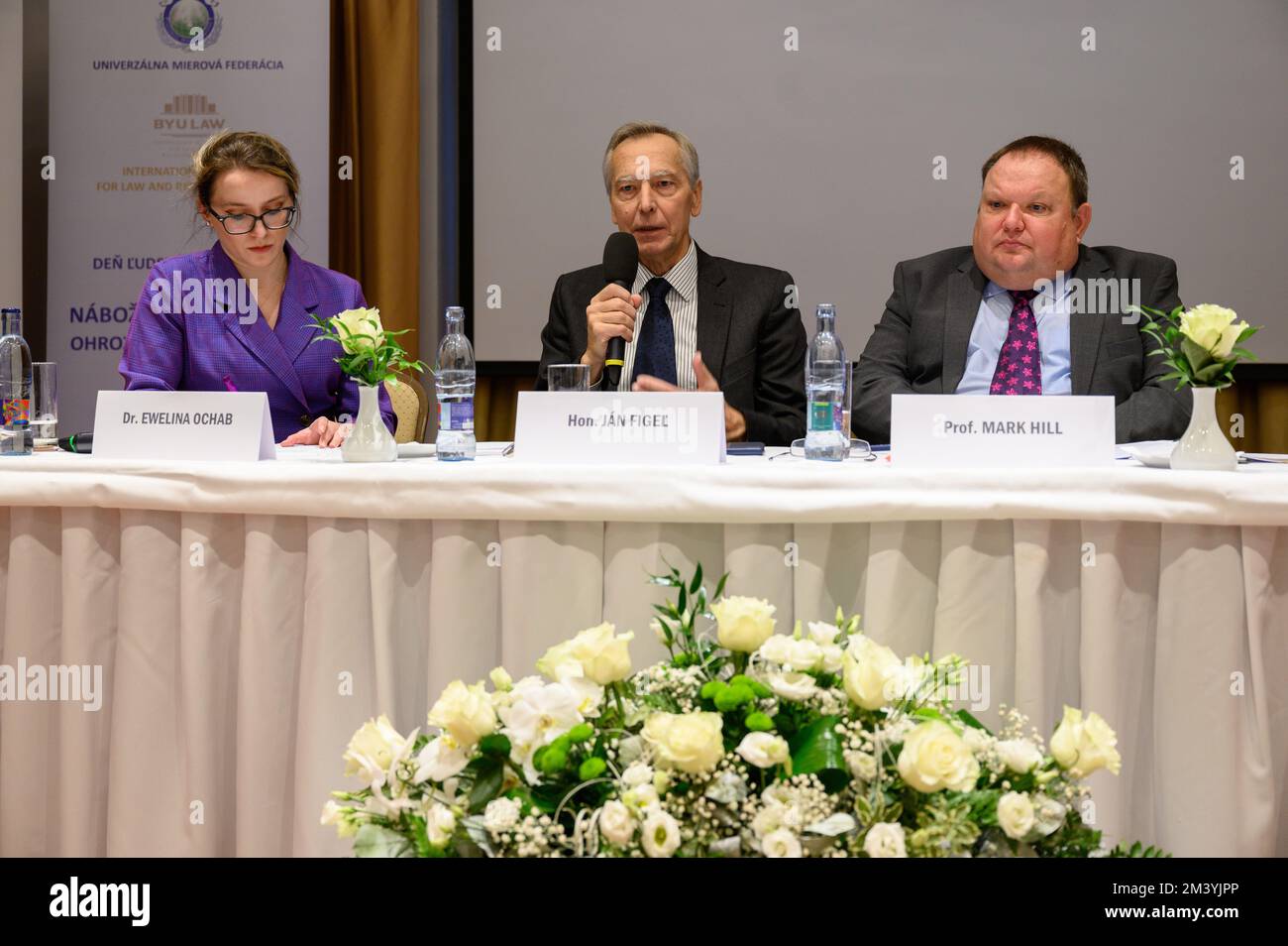 Ján Figeľ Rede auf der Konferenz "Religionsfreiheit – das Menschenrecht unter Angriffen" in Bratislava, Slowakei. 2022/12/09. Stockfoto