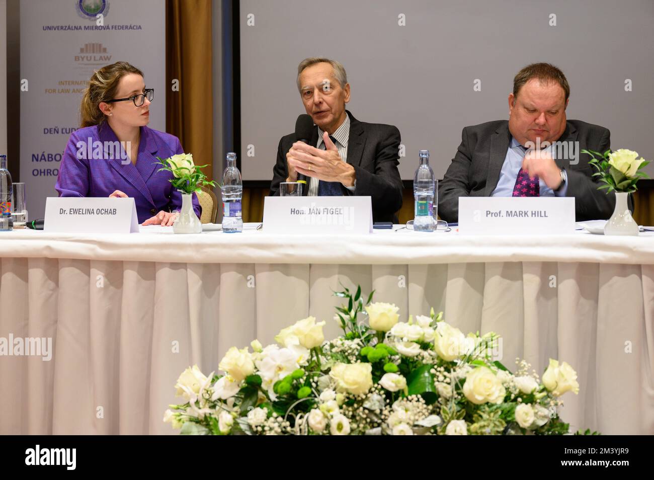 Ján Figeľ Rede auf der Konferenz "Religionsfreiheit – das Menschenrecht unter Angriffen" in Bratislava, Slowakei. 2022/12/09. Stockfoto