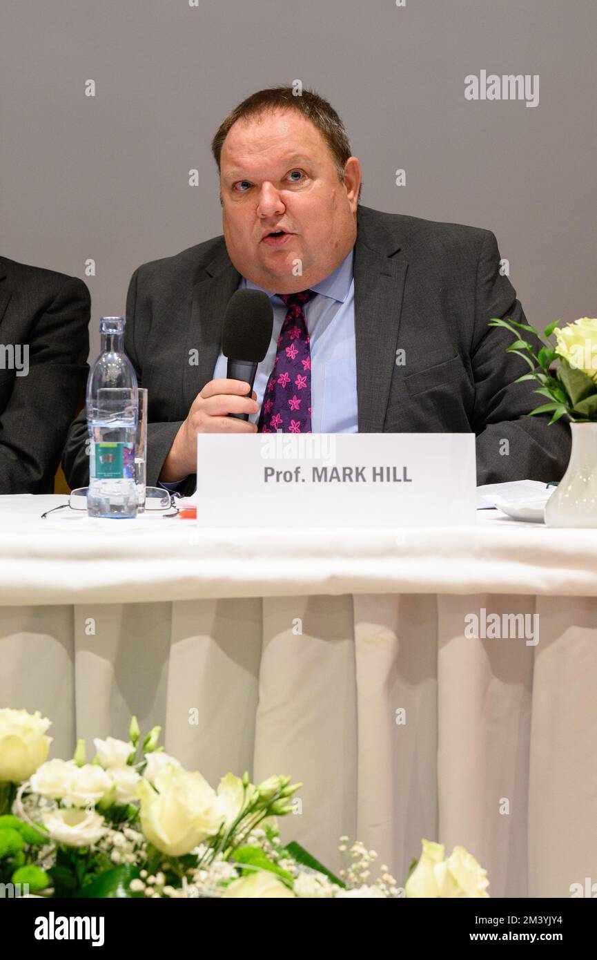 Prof. Mark Hill KC spricht auf der Konferenz "Religionsfreiheit – das Menschenrecht unter Angriffen" in Bratislava, Slowakei. 2022/12/09. Stockfoto