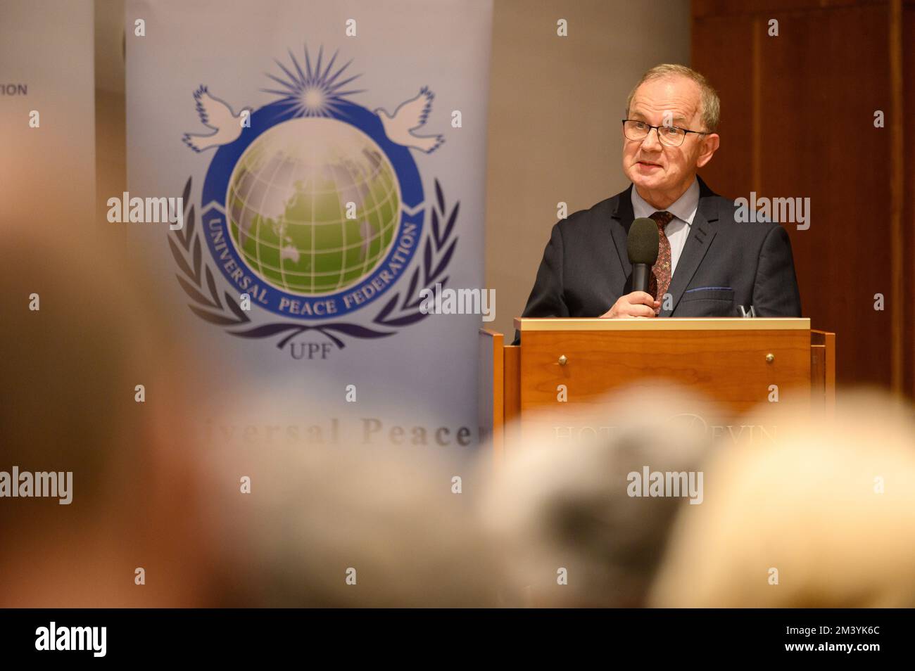 Jacques Marion sprach auf der Konferenz "Religionsfreiheit – das Menschenrecht unter Beschuss" in Bratislava, Slowakei. 2022/12/09. Stockfoto
