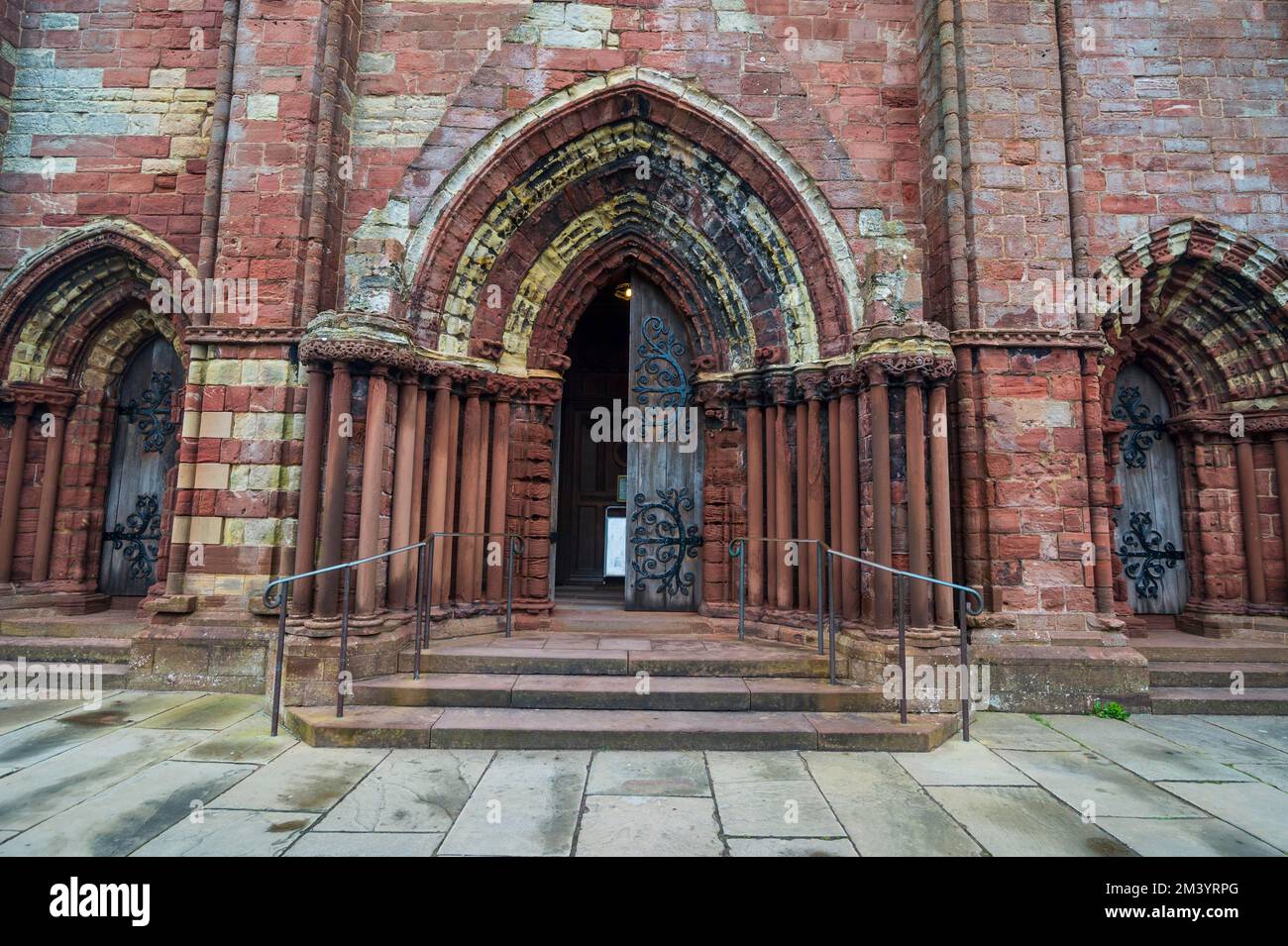 Eingangstor der St. Magnus-Kathedrale, Kirkwall, Orkney Islands, Großbritannien Stockfoto