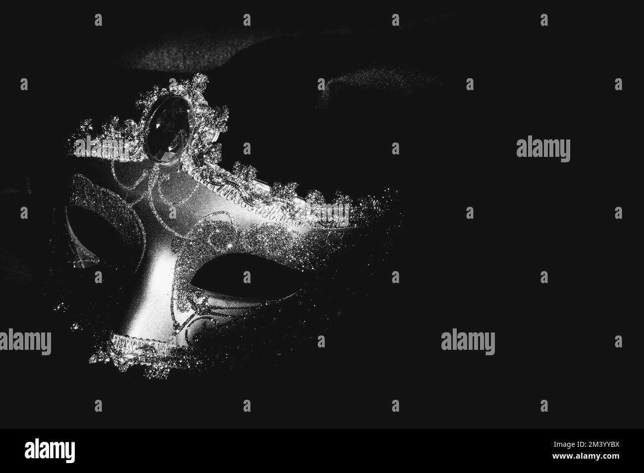 Schwarz-weiße Karnevalsmaske Stockfoto