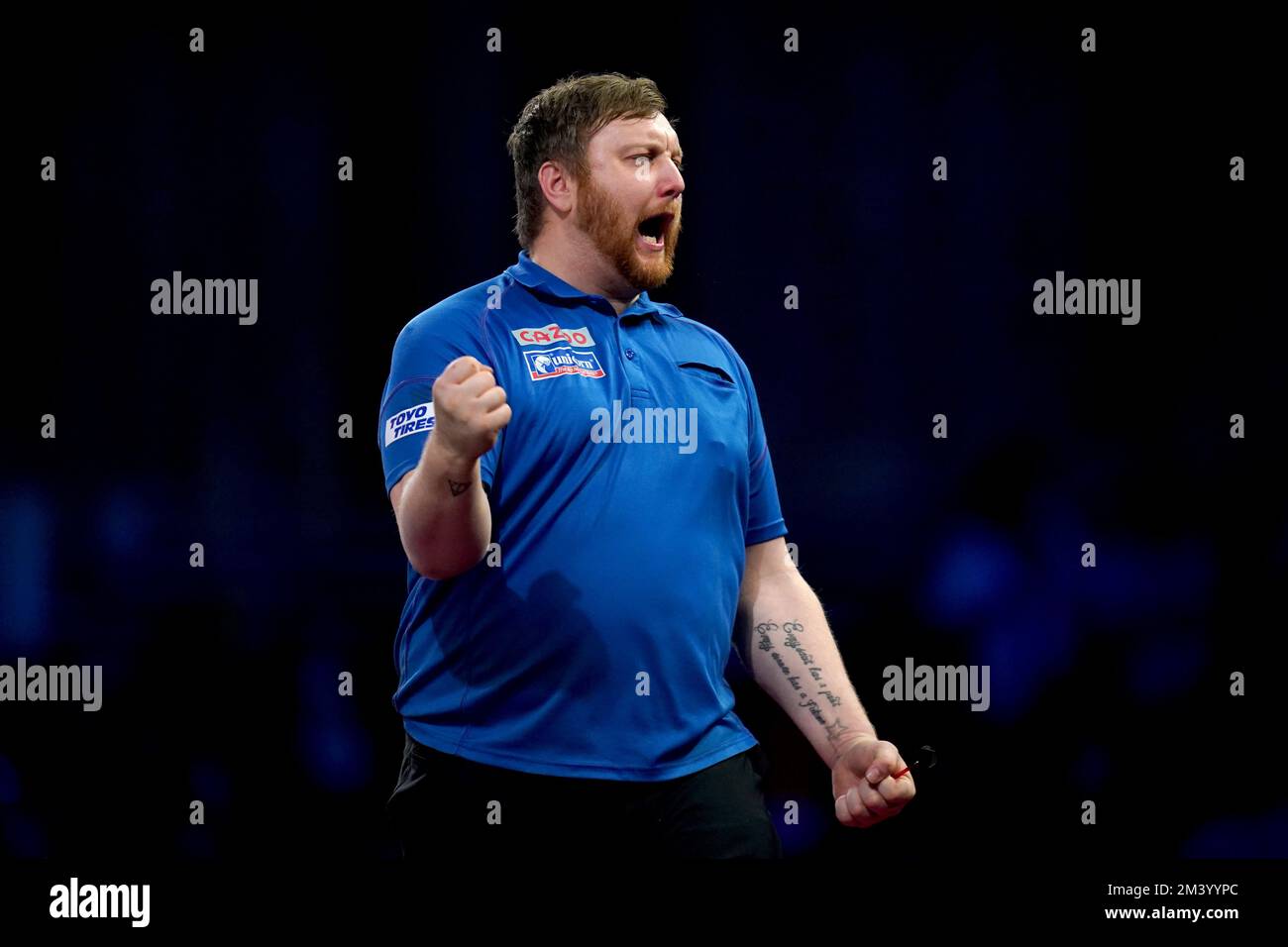 Cameron Menzies feiert während seines Spiels gegen Diogo Portela am