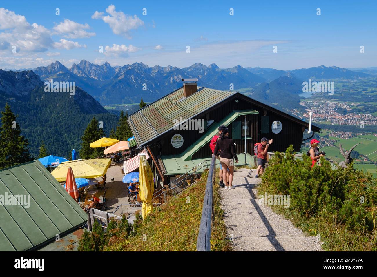 Berggaststätte am Tegelberg, Füssen, Allgäu Alpen, Allgäu, Bayern, Deutschland, Europa Stockfoto